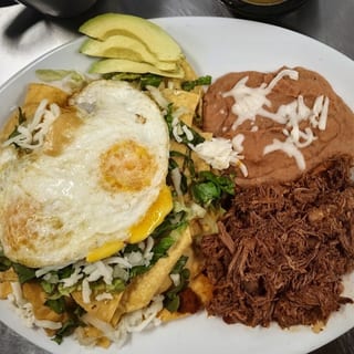 Chilaquiles Con Birria