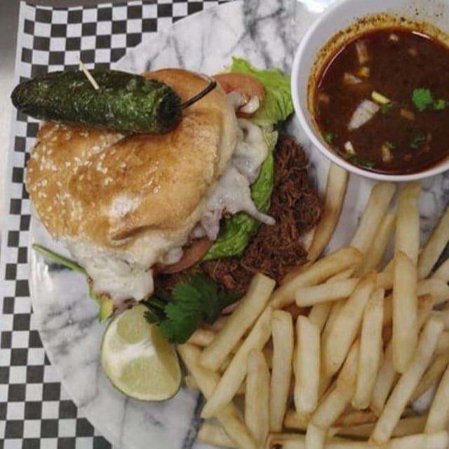 Birria Burguer.