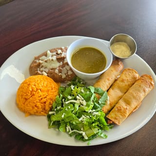 tacos dorados de pollo